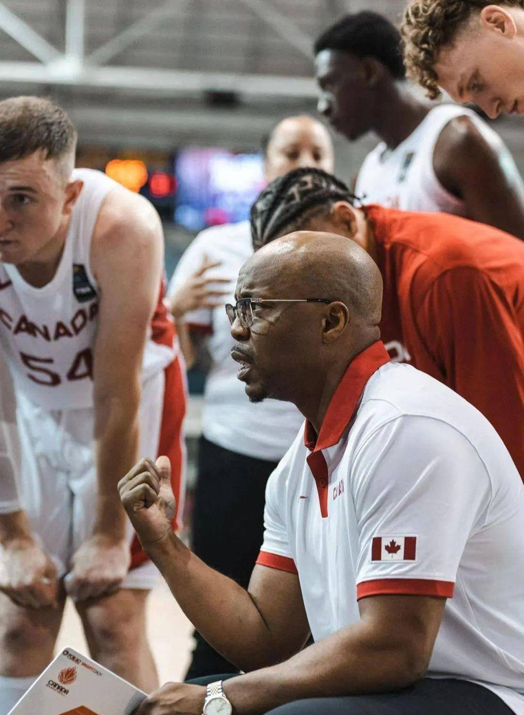 九游官网 -包含里程碑夜！广州队外线爆发，美洲杯官宣日刷纪录，气氛紧张，纪律约束更严格的词条