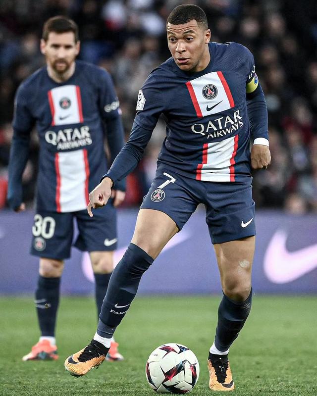 九游官方平台 -赛前体能课后;里昂迎来里程碑备战中超;质疑声四起;更衣室氛围转暖(云端课后测试答案)