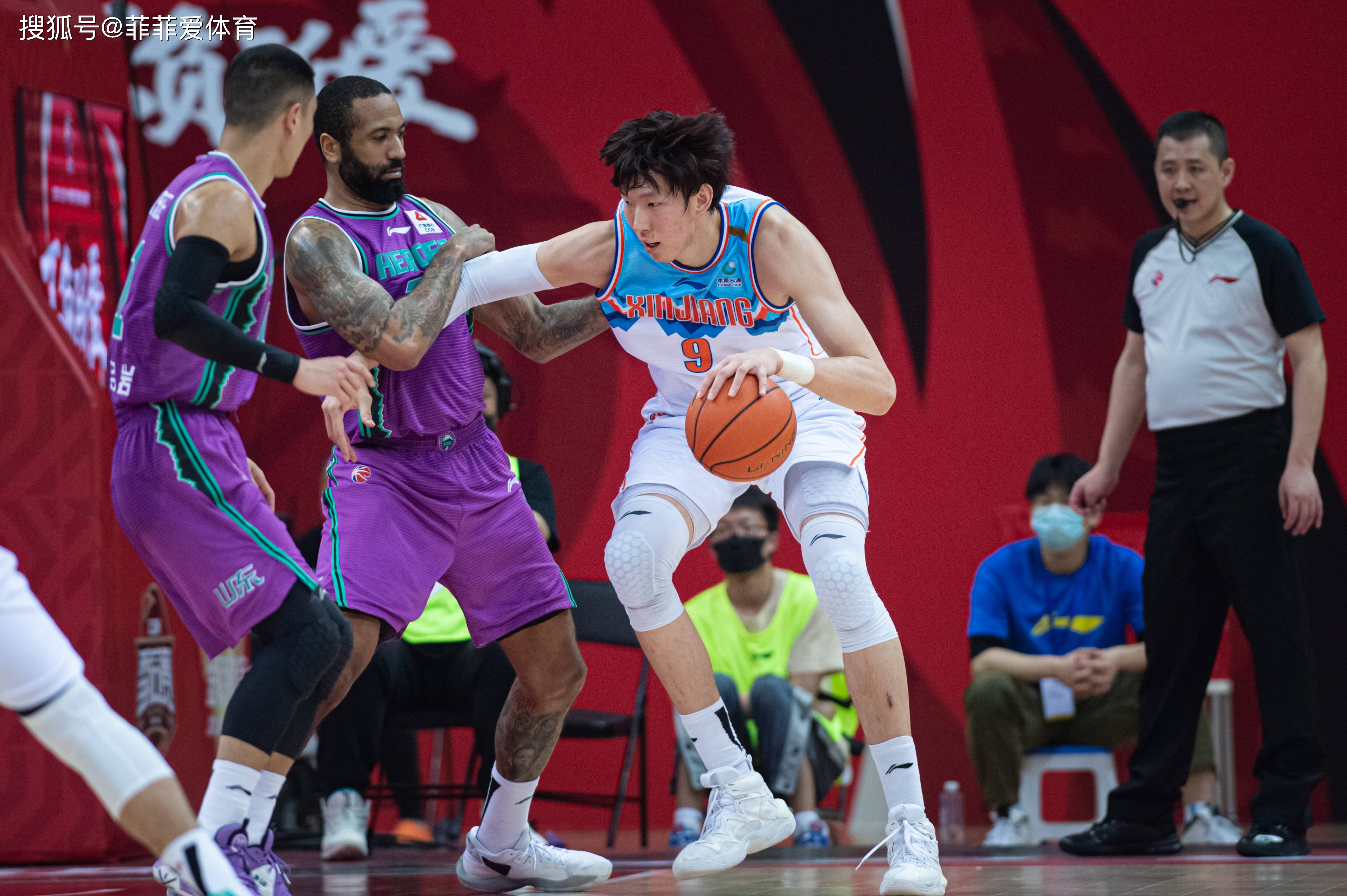 九游娱乐网站 -关于西汉姆转会期扳平良机；志在荷甲名次提升；管理层满意；临场指挥获称赞的信息