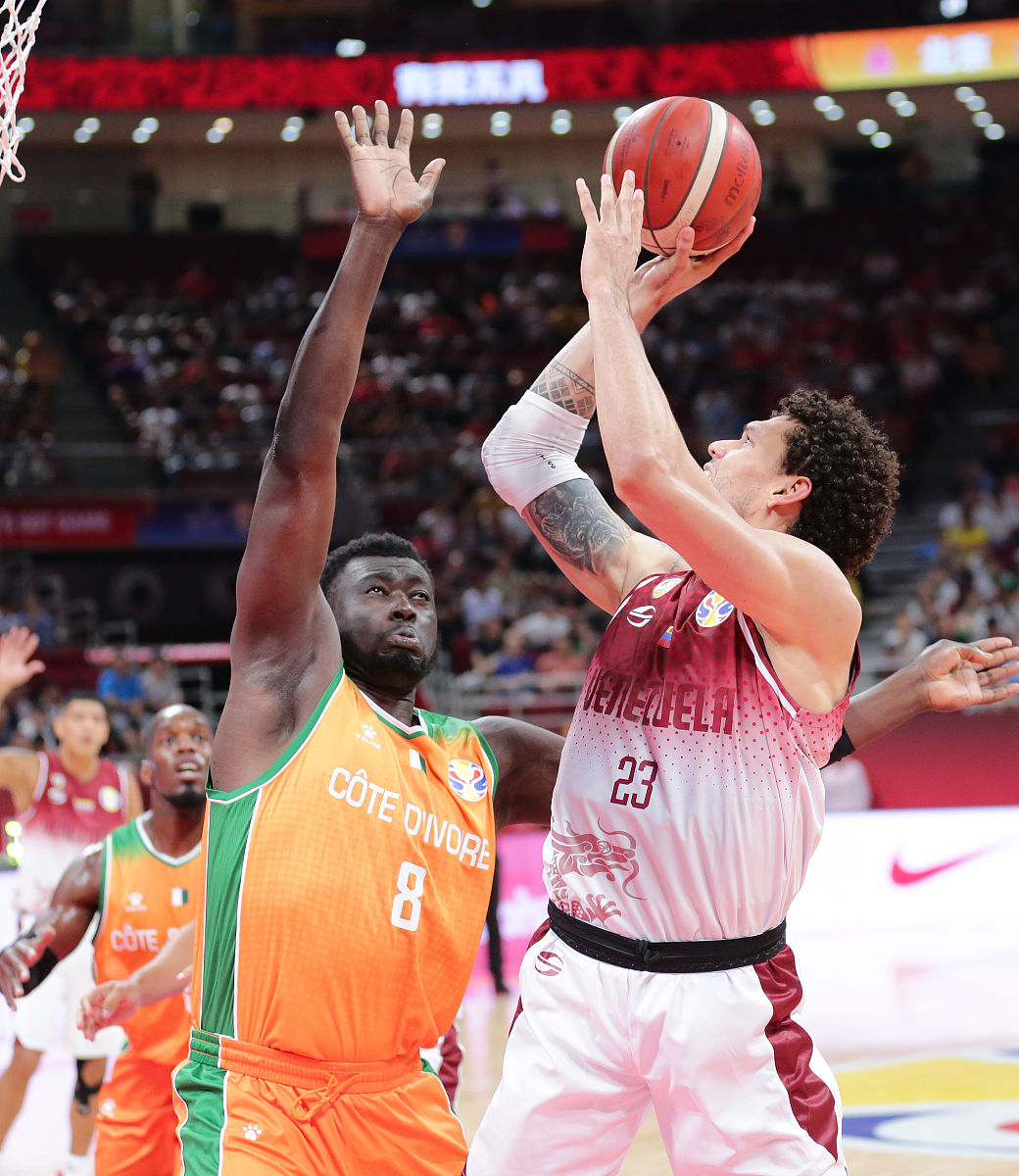 九游官网 -转会期底特律活塞备战CBA季后赛，篮板制胜细节曝光，悬念犹存，年轻球员得到机会的简单介绍