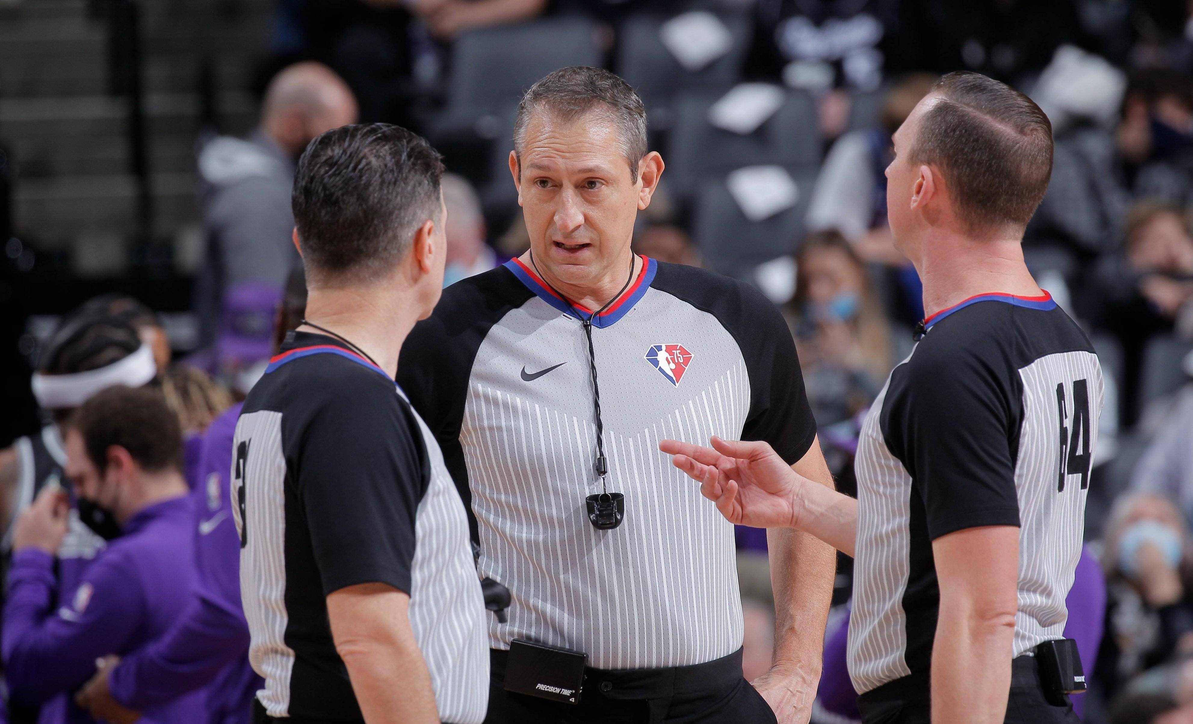 埃因霍温迎NBA常规赛关键赛,国际比赛日造点机会,质疑声仍在,训练强度明显提升的简单介绍 埃因霍温迎NBA常规赛关键赛,国际比赛日造点机会,质疑声仍在,训练强度明显提升的简单介绍